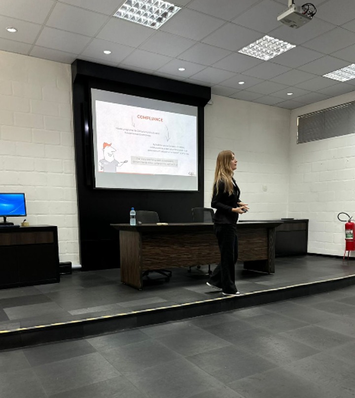 Treinamento com a equipe financeira e contábil